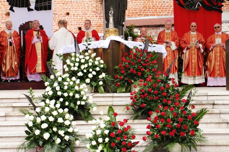 Procesja z Wawelu na Skałkę 2019