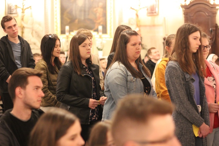 XV Diecezjalne czuwanie młodzieży w intencji powołań