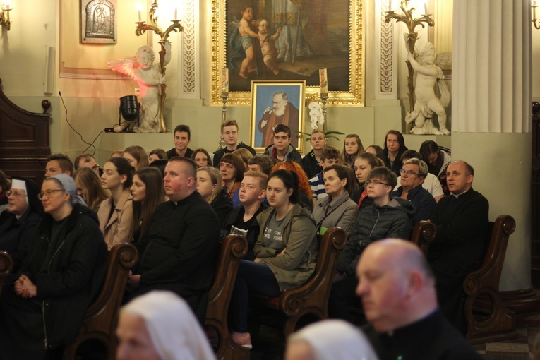 XV Diecezjalne czuwanie młodzieży w intencji powołań