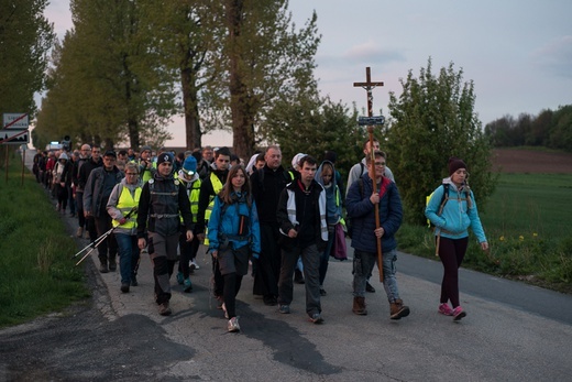 XVI Nocna Pielgrzymka z Piekar Śl. na Jasną Górę
