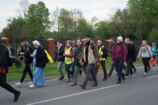XVI Nocna Pielgrzymka z Piekar Śl. na Jasną Górę