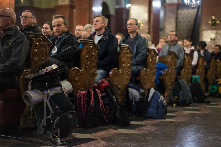 XVI Nocna Pielgrzymka z Piekar Śl. na Jasną Górę