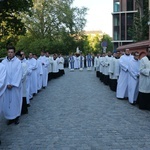 Nabożeństwo fatimskie w archikatedrze wrocławskiej w 102. rocznicę objawień w Fatimie