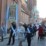 Nabożeństwo fatimskie w archikatedrze wrocławskiej w 102. rocznicę objawień w Fatimie