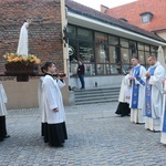 Nabożeństwo fatimskie w archikatedrze wrocławskiej w 102. rocznicę objawień w Fatimie