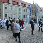 Nabożeństwo fatimskie w archikatedrze wrocławskiej w 102. rocznicę objawień w Fatimie