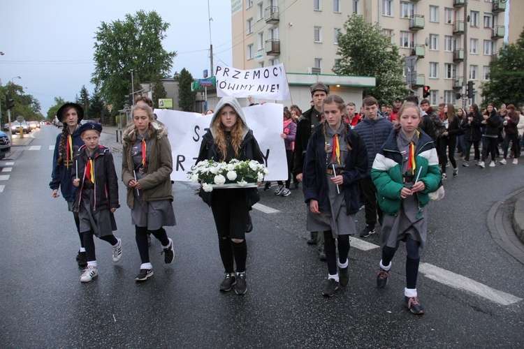 Marsz przeciwko przemocy. Po zabójstwie ucznia w Wawrze