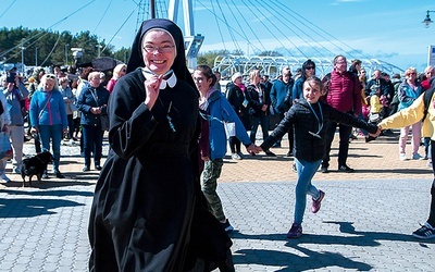 Koncerty, zabawy i świadectwa odbywały się także w porcie,  na promenadzie i na terenie Bunkrów Blüchera.