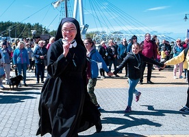 Koncerty, zabawy i świadectwa odbywały się także w porcie,  na promenadzie i na terenie Bunkrów Blüchera.