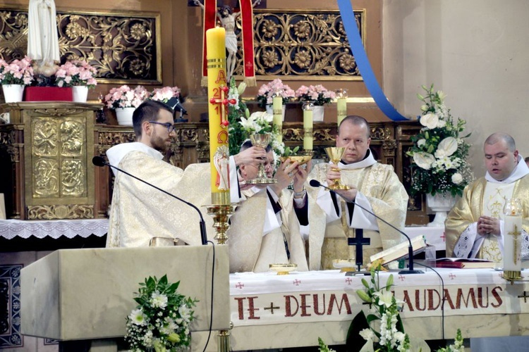 Święcenia i prymicje w kłodzkiej parafii - cz. 02