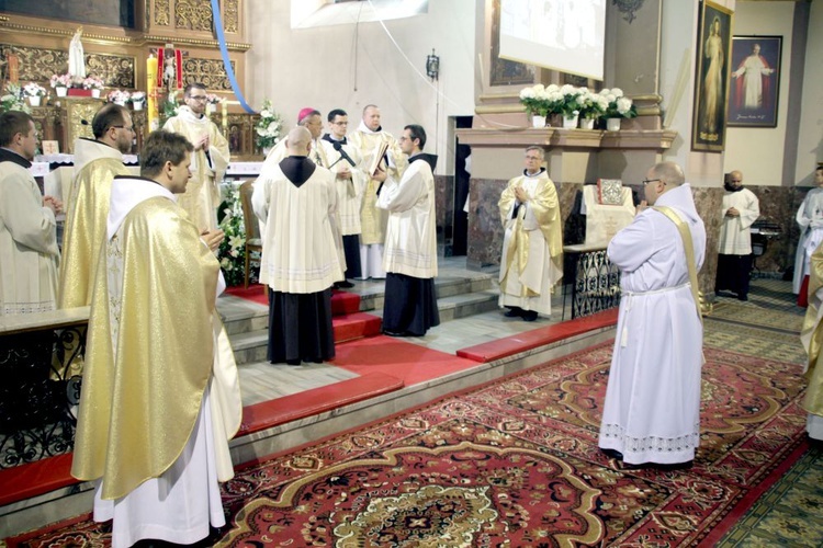 Święcenia i prymicje w kłodzkiej parafii - cz. 02