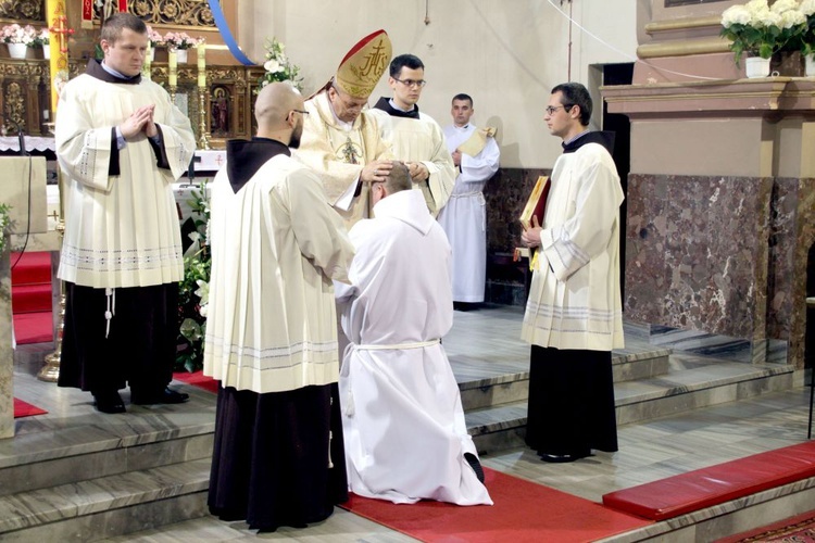 Święcenia i prymicje w kłodzkiej parafii - cz. 02