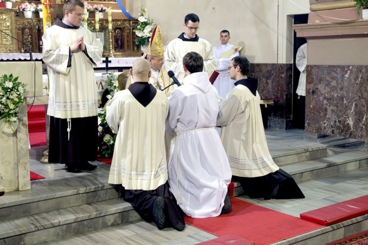 Święcenia i prymicje w kłodzkiej parafii - cz. 02