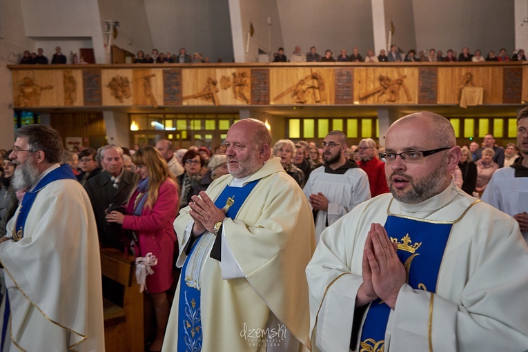 Koronacja figury MB Fatimskiej na Poczekajce