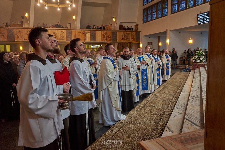 Koronacja figury MB Fatimskiej na Poczekajce