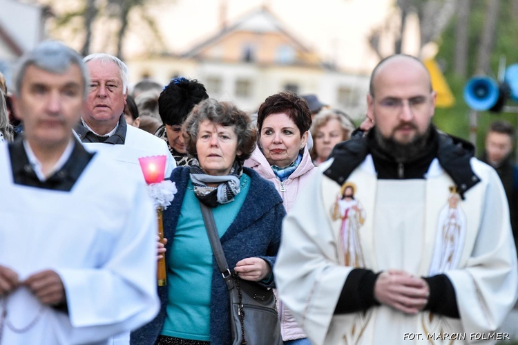 Procesja ku czci Matki Bożej Fatimskiej w Miliczu 