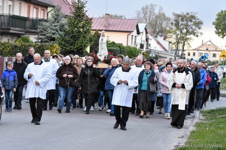 Procesja ku czci Matki Bożej Fatimskiej w Miliczu 