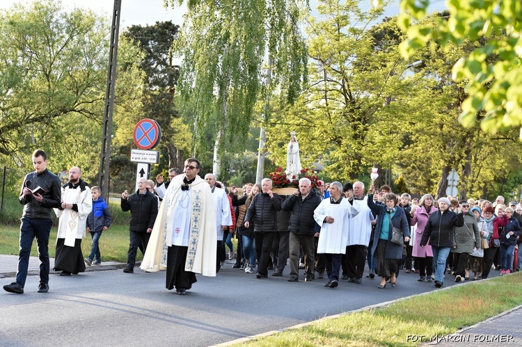 Procesja ku czci Matki Bożej Fatimskiej w Miliczu 