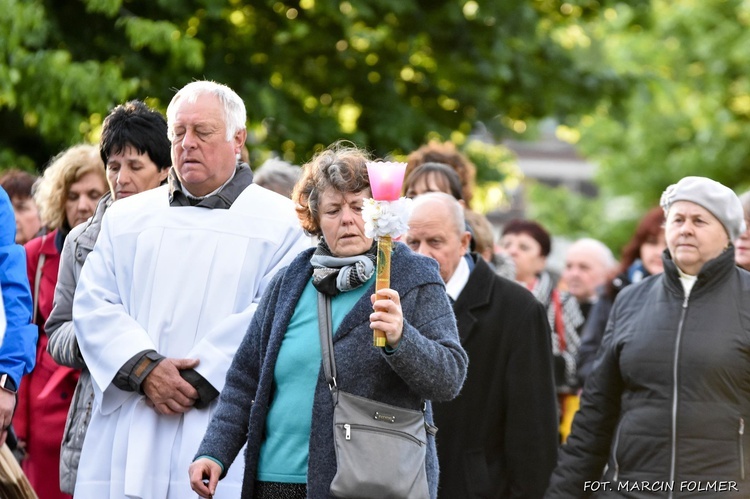 Procesja ku czci Matki Bożej Fatimskiej w Miliczu 