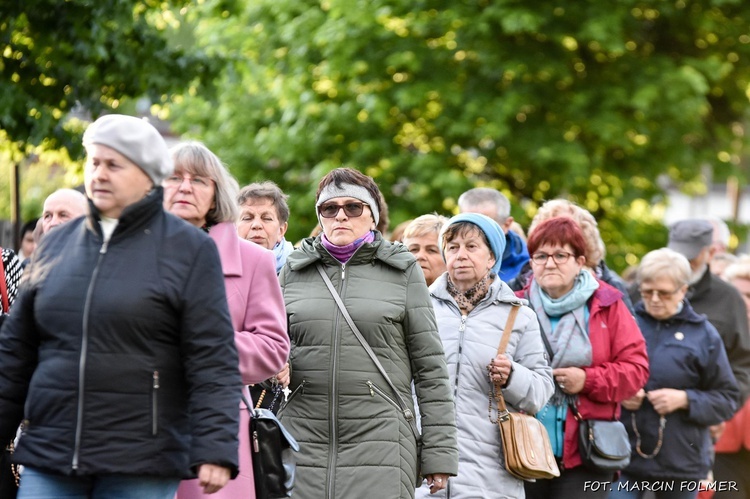 Procesja ku czci Matki Bożej Fatimskiej w Miliczu 