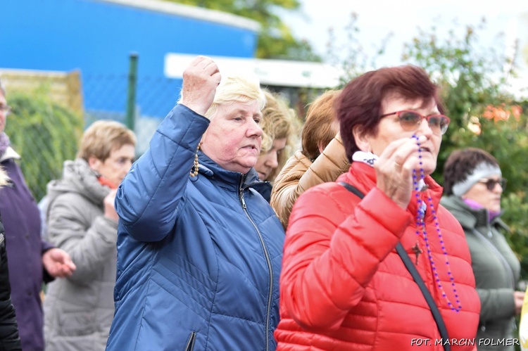 Procesja ku czci Matki Bożej Fatimskiej w Miliczu 