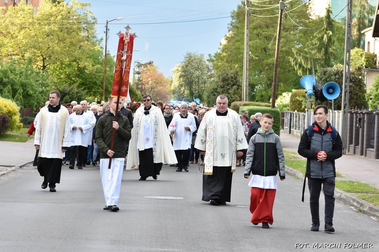 Procesja ku czci Matki Bożej Fatimskiej w Miliczu 