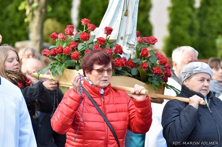 Procesja ku czci Matki Bożej Fatimskiej w Miliczu 