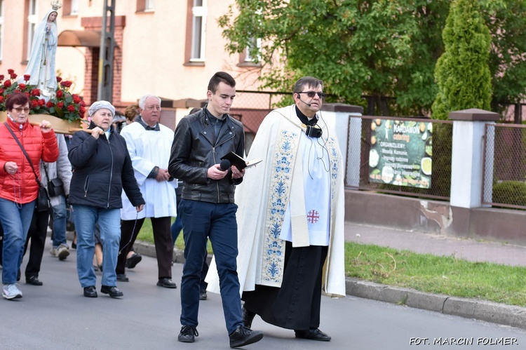 Procesja ku czci Matki Bożej Fatimskiej w Miliczu 