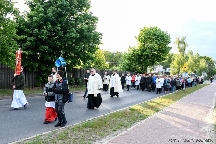 Procesja ku czci Matki Bożej Fatimskiej w Miliczu 