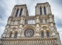 Jaka była przyczyna pożaru katedry Notre Dame?