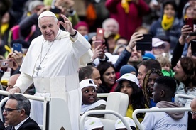 Franciszek do Polaków: Odmawiajcie różaniec i proście o nawrócenie