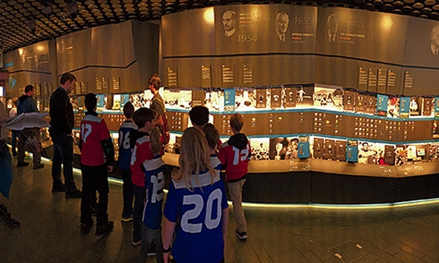 W zbiorach muzeum znajdują się koszulki wszystkich reprezentacji zrzeszonych w FIFA 