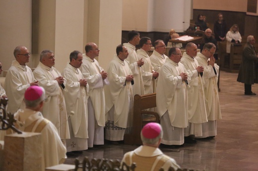 Eucharystia w intencji bp. Adama Wodarczyka i rocznika święceń 1994