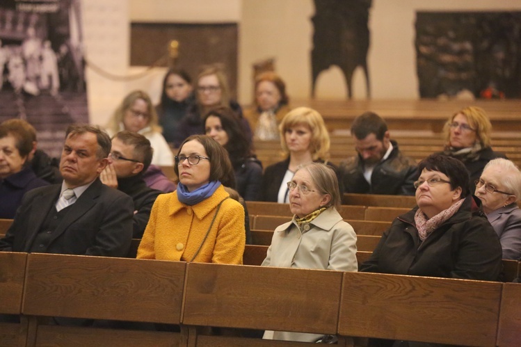 Eucharystia w intencji bp. Adama Wodarczyka i rocznika święceń 1994