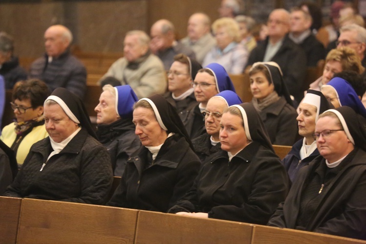 Eucharystia w intencji bp. Adama Wodarczyka i rocznika święceń 1994