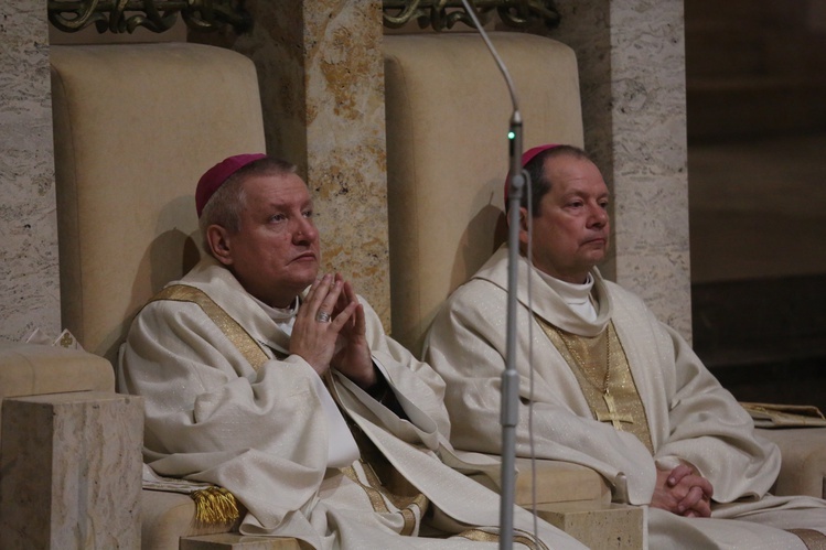 Eucharystia w intencji bp. Adama Wodarczyka i rocznika święceń 1994