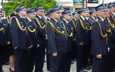 Podczas obchodów Wojewódzkiego Dnia Strażaka odznaczono 140 strażaków.