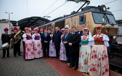 Katowice-Warszawa: Pociąg do Śląska zawitał do stolicy [ZDJĘCIA]