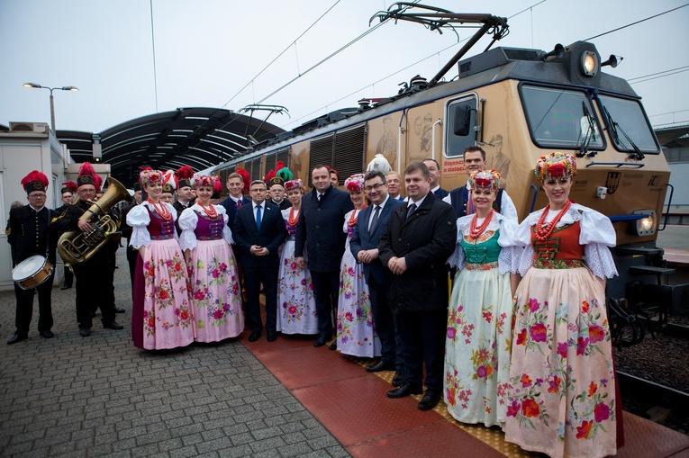 Katowice-Warszawa: Pociąg do Śląska zawitał do stolicy [ZDJĘCIA]