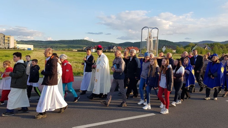 Intronizacja figury Matki Bożej w Bielawie
