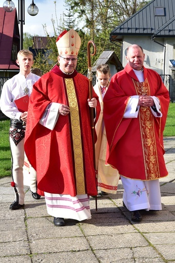 Bp Muskus: Pragnę Kościoła, który ma twarz Jeana Vaniera. Bierzmowanie w Klikuszowej.