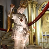 Figura pochodzi z sanktuarium św. Michała Archanioła z włoskiego Monte Sant’Angelo na Górze Gargano.