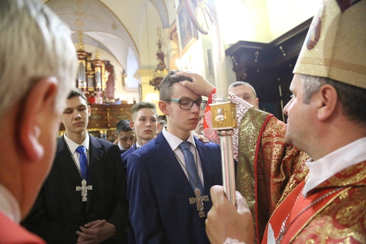 Bierzmowanie w Starym Sączu