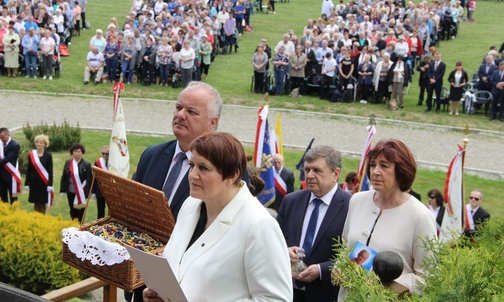 200 parafii przyjechało do Starego Sącza powitać św. Jana Pawła II