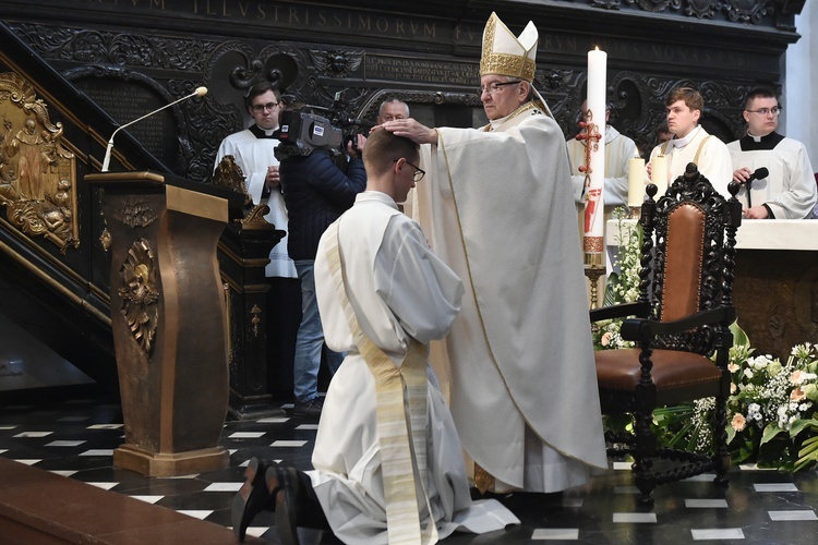 Święcenia prezbiterów w archikatedrze oliwskiej