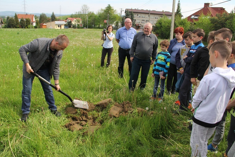 Rozpoczęcie budowy nowego kościoła w Nowym Sączu