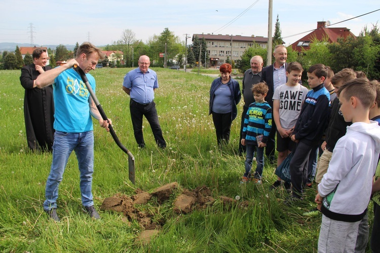 Rozpoczęcie budowy nowego kościoła w Nowym Sączu