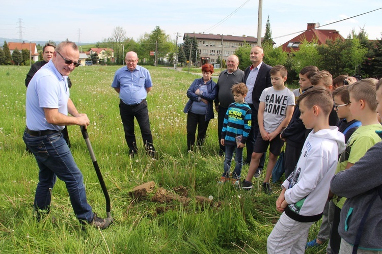 Rozpoczęcie budowy nowego kościoła w Nowym Sączu