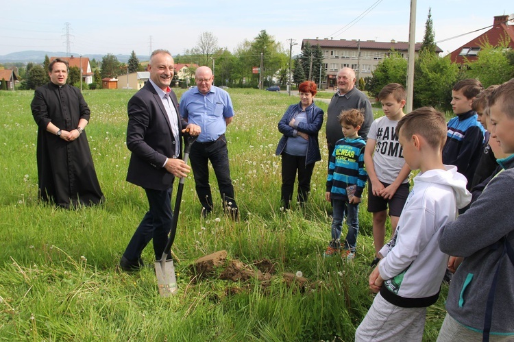 Rozpoczęcie budowy nowego kościoła w Nowym Sączu