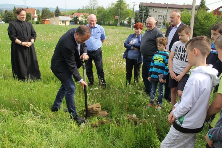 Rozpoczęcie budowy nowego kościoła w Nowym Sączu